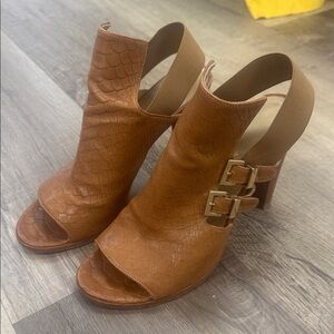 🌷🍁Stuart WeitzmanBrown Peep-Toe Heeled Sandals